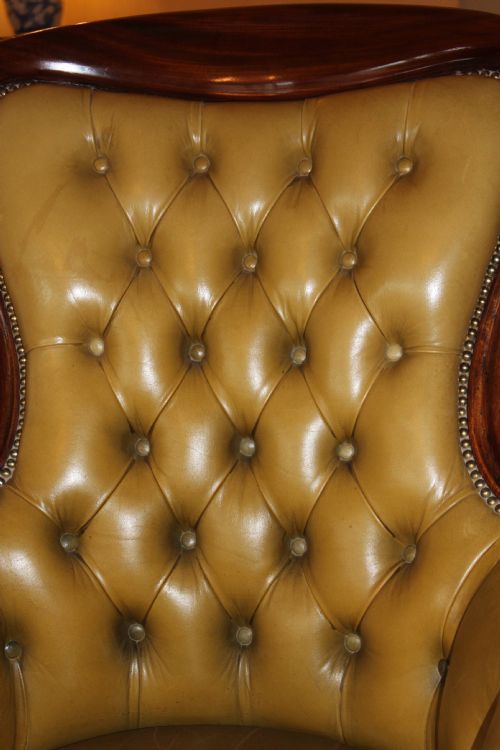 A VICTORIAN MAHOGANY GENTLEMAN'S ARMCHAIR - ADDITIONAL PHOTO 4