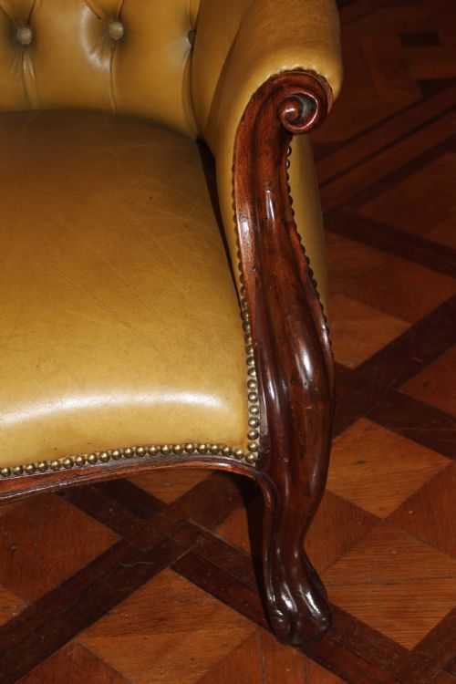 A VICTORIAN MAHOGANY GENTLEMAN'S ARMCHAIR - ADDITIONAL PHOTO 6