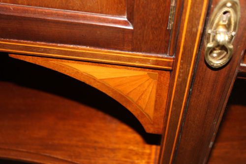 A LATE 19TH CENTURY SHERATON REVIVAL SIDE CABINET - ADDITIONAL PHOTO 7