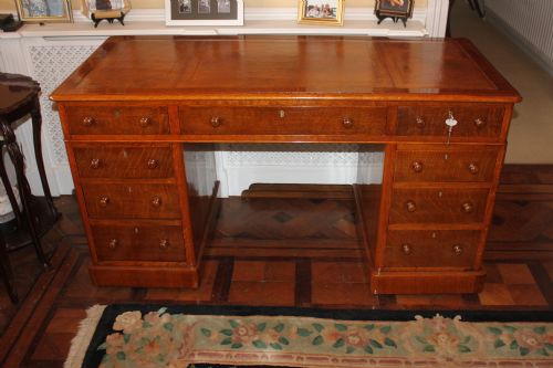 a victorian golden oak 9drawer pedestal desk - CATEGORY: ANTIQUE DESKS - DATED 1880