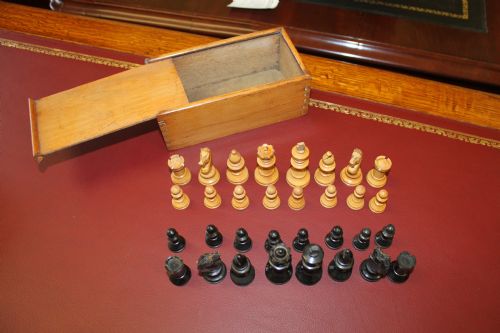 staunton pattern chess set - CATEGORY: ANTIQUE MISCELLANEOUS - DATED 1890