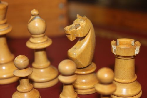 STAUNTON PATTERN CHESS SET - ADDITIONAL PHOTO 2