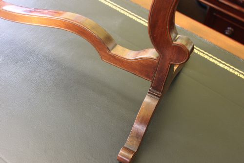 A LATE 19TH EARLY 20TH CENTURY MAHOGANY OVAL DRESSING TABLE MIRROR - ADDITIONAL PHOTO 4