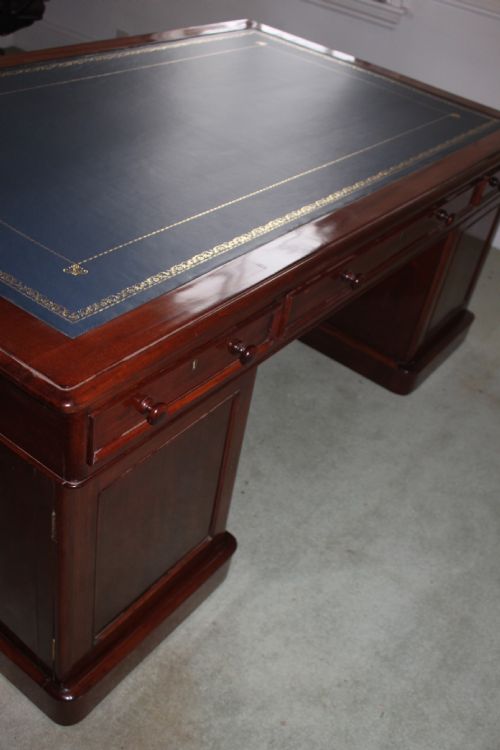 LARGE VICTORIAN MAHOGANY PARTNERS DESK - ADDITIONAL PHOTO 6
