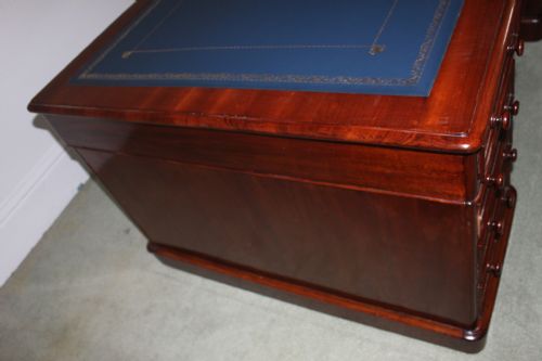 LARGE VICTORIAN MAHOGANY PARTNERS DESK - ADDITIONAL PHOTO 8