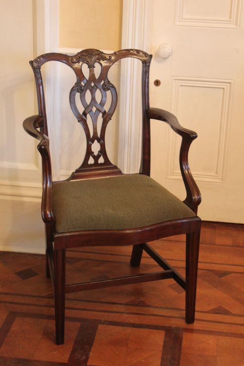SET OF EIGHT 62 CHIPPENDALE STYLE DINING CHAIRS - ADDITIONAL PHOTO 1