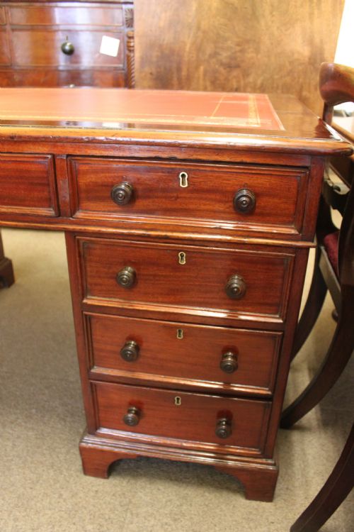 A VICTORIAN MAHOGANY PARTNERS DESK - ADDITIONAL PHOTO 2