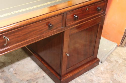 PARTNERS DESK BY EDWARDS ROBERTS - ADDITIONAL PHOTO 1
