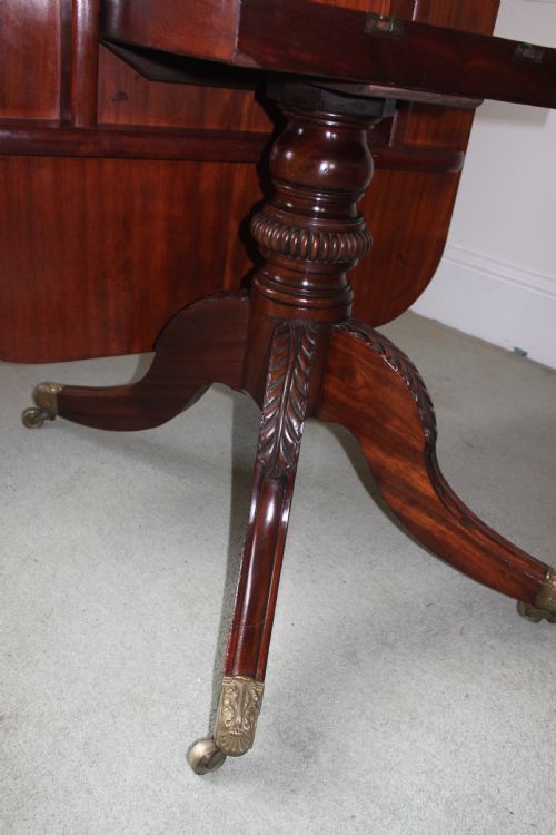 A SUPERB AND IMPRESSIVE MAHOGANY AND CROSSBANDED REGENCY PERIOD BREAKFAST TABLE - ADDITIONAL PHOTO 8
