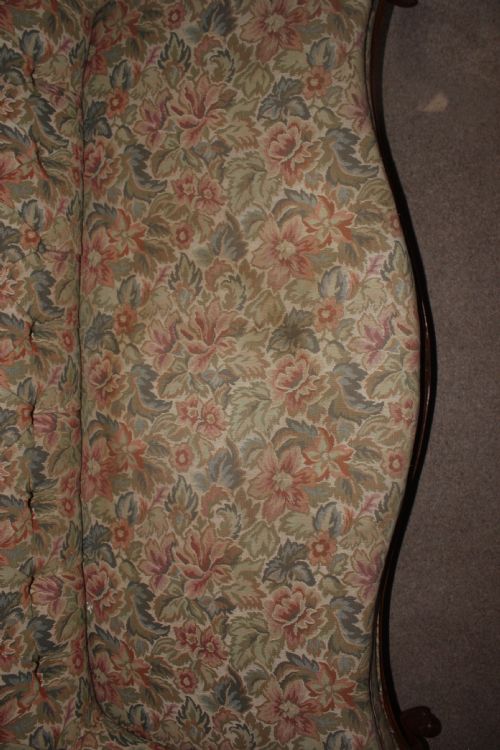 VICTORIAN WALNUT CHESTERFIELD SETTEE - ADDITIONAL PHOTO 12
