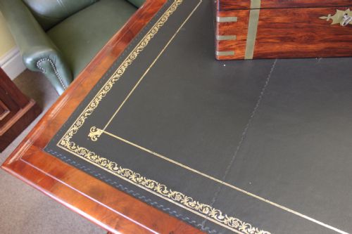 A FINE 19TH CENTURY REGENCY PERIOD MAHOGANY PEDESTAL PARTNERS DESK - ADDITIONAL PHOTO 2