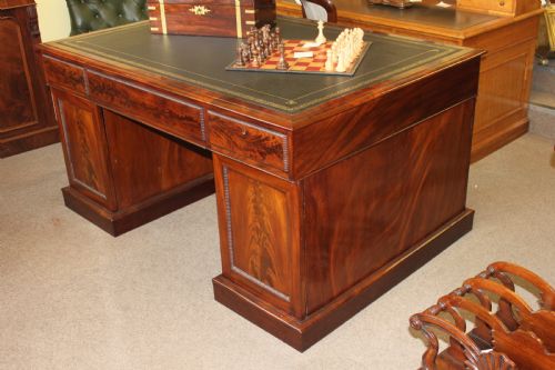 A FINE 19TH CENTURY REGENCY PERIOD MAHOGANY PEDESTAL PARTNERS DESK - ADDITIONAL PHOTO 5