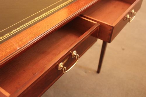 A LATE 19THEARLY 20TH CENTURY INLAID TWO DRAWER WRITING TABLE - ADDITIONAL PHOTO 3