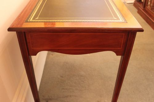 A LATE 19THEARLY 20TH CENTURY INLAID TWO DRAWER WRITING TABLE - ADDITIONAL PHOTO 6