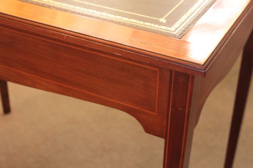 A LATE 19THEARLY 20TH CENTURY INLAID TWO DRAWER WRITING TABLE - ADDITIONAL PHOTO 7