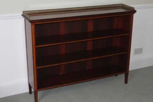 an inlaid edwardian sheraton revival bookcase - CATEGORY: ANTIQUE BOOKCASES - DATED EDWARDIAN