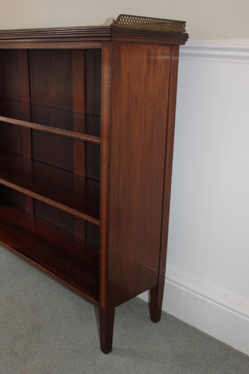 AN INLAID EDWARDIAN SHERATON REVIVAL BOOKCASE - ADDITIONAL PHOTO 2