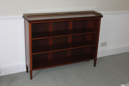 AN INLAID EDWARDIAN SHERATON REVIVAL BOOKCASE - ADDITIONAL PHOTO 7