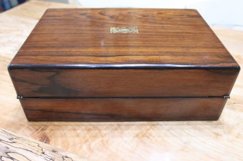 A VICTORIAN ROSEWOOD WRITING SLOPE - ADDITIONAL PHOTO 4