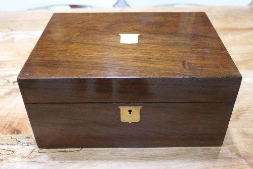 A VICTORIAN WALNUT WRITING SLOPE - ADDITIONAL PHOTO 1