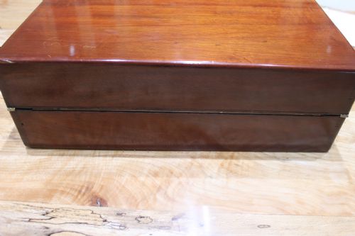 AN EARLY VICTORIAN MAHOGANY WRITING SLOPE - ADDITIONAL PHOTO 3