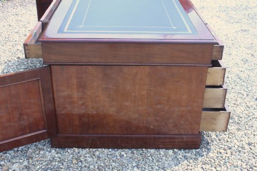 EARLY VICTORIAN MAHOGANY PARTNERS DESK - ADDITIONAL PHOTO 14