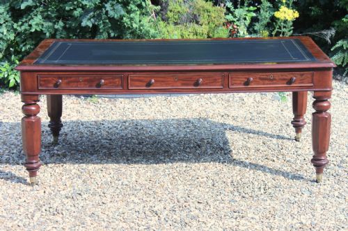 A FINE 19TH CENTURY VICTORIAN MAHOGANY PARTNERS LIBRARY TABLE - ADDITIONAL PHOTO 4