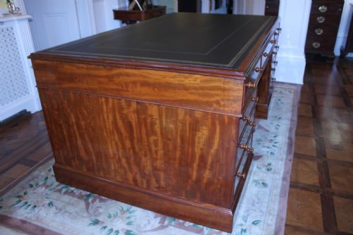 A FINE GEORGE IV EARLY 19TH CENTURY 18 DRAWER MAHOGANY PARTNERS DESK - ADDITIONAL PHOTO 12