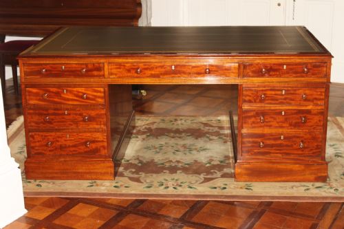 A FINE GEORGE IV EARLY 19TH CENTURY 18 DRAWER MAHOGANY PARTNERS DESK - ADDITIONAL PHOTO 18
