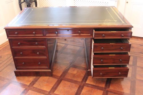 EARLY VICTORIAN MAHOGANY PARTNERS DESK - ADDITIONAL PHOTO 2