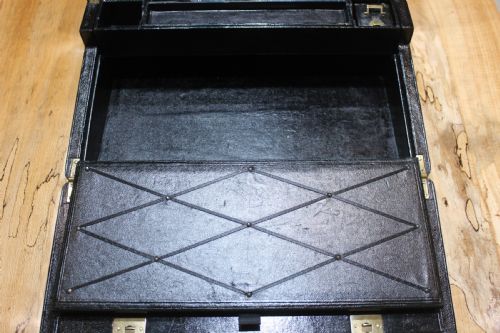 A RARE BLACK LEATHER BOUND WRITING SLOPE BY J FRYER CHARING CROSS LONDON - ADDITIONAL PHOTO 9