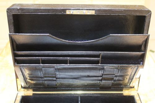 A RARE BLACK LEATHER BOUND WRITING SLOPE BY J FRYER CHARING CROSS LONDON - ADDITIONAL PHOTO 16