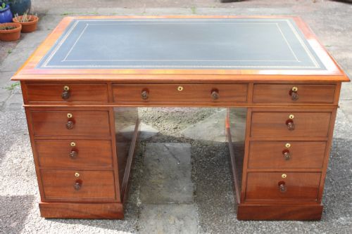 GEORGE IV PERIOD MAHOGANY PEDESTAL PARTNERS DESK - ADDITIONAL PHOTO 3