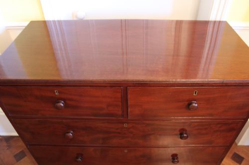 A GEORGE IV PERIOD MAHOGANY CHEST - ADDITIONAL PHOTO 2