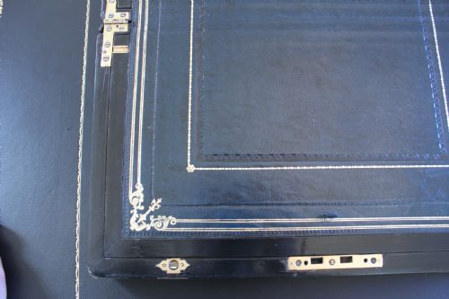 A FINE VICTORIAN BURR WALNUT AND BRASS BOUND WRITING SLOPE - ADDITIONAL PHOTO 8