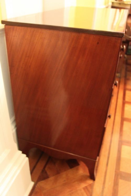 A GEORGE IV PERIOD MAHOGANY CHEST - ADDITIONAL PHOTO 10