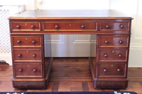 VICTORIAN MAHOGANY PEDESTAL DESK - ADDITIONAL PHOTO 2