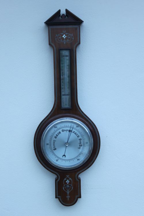 AN EARLY 20TH CENTURY INLAID MAHOGANY ANEROID BAROMETER - ADDITIONAL PHOTO 1