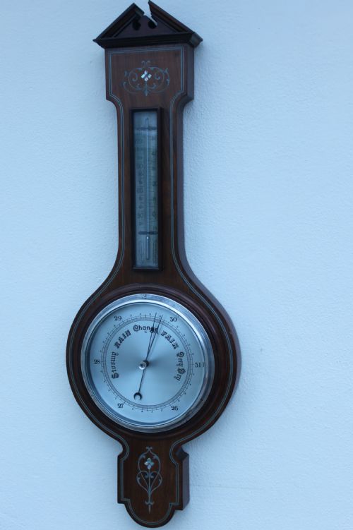 AN EARLY 20TH CENTURY INLAID MAHOGANY ANEROID BAROMETER - ADDITIONAL PHOTO 2