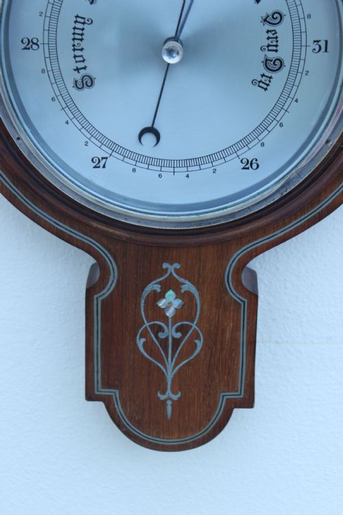 AN EARLY 20TH CENTURY INLAID MAHOGANY ANEROID BAROMETER - ADDITIONAL PHOTO 4