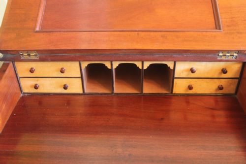 A 19TH CENTURY MAHOGANY GENTLEMAN'S DAVENPORT DESK - ADDITIONAL PHOTO 10
