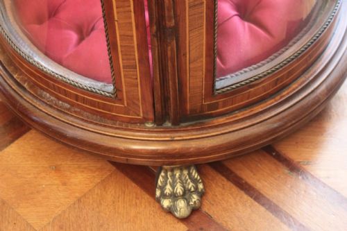 LATE 19TH CENTURY FRENCH CIRCULAR INLAID VITRINE OR BIJOUTERIE CABINET - ADDITIONAL PHOTO 6