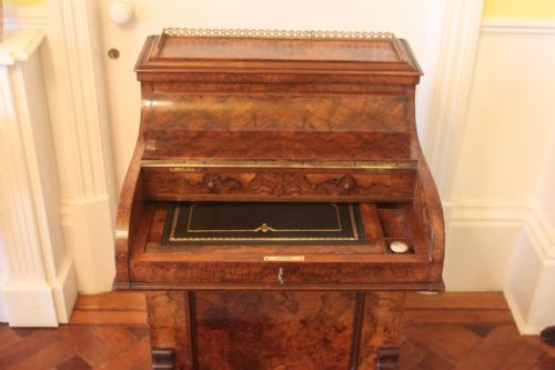 A FINE VICTORIAN DAVENPORT DESK - ADDITIONAL PHOTO 7