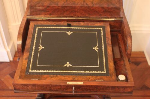 A FINE VICTORIAN DAVENPORT DESK - ADDITIONAL PHOTO 10