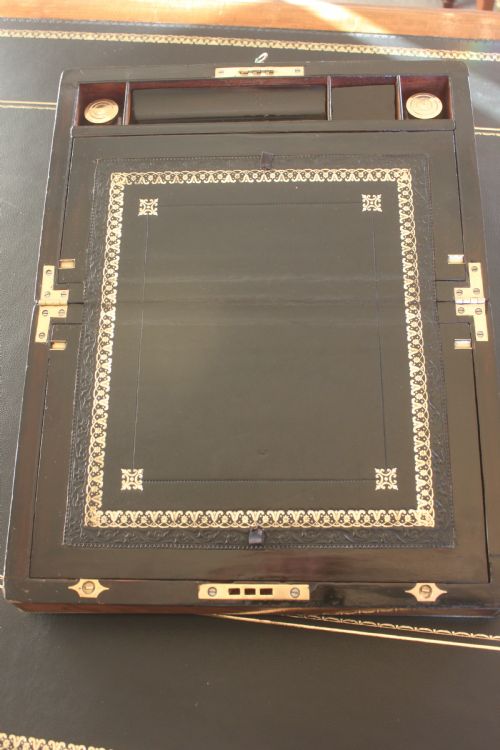 VICTORIAN WALNUT WRITING SLOPE WITH SECRET DRAWERS - ADDITIONAL PHOTO 5