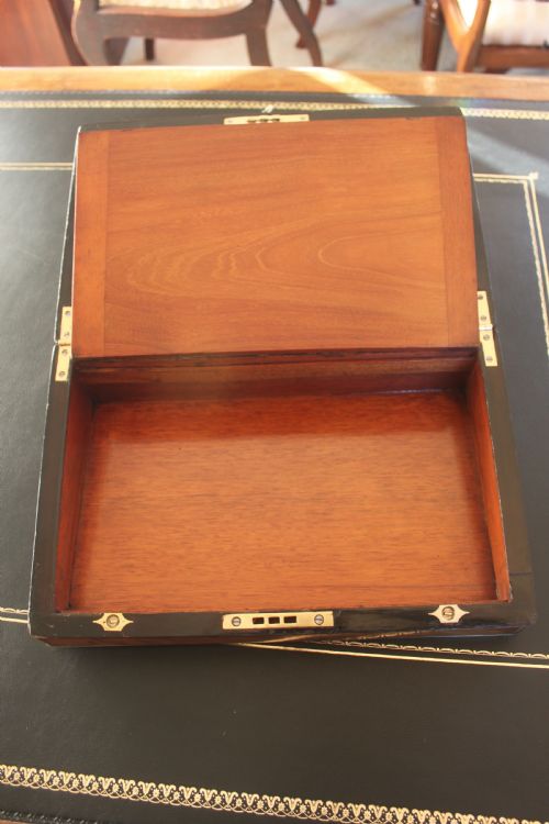 VICTORIAN WALNUT WRITING SLOPE WITH SECRET DRAWERS - ADDITIONAL PHOTO 6