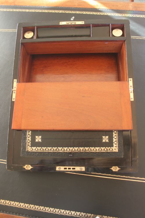 VICTORIAN WALNUT WRITING SLOPE WITH SECRET DRAWERS - ADDITIONAL PHOTO 7