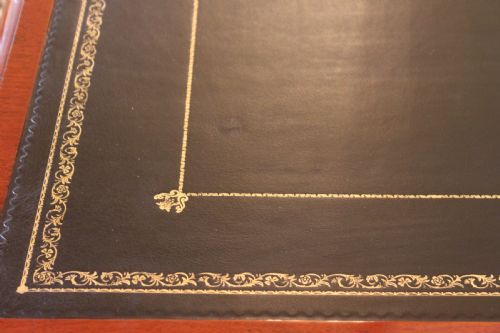 AN UNUSUALLY LARGE EARLY 19TH CENTURY PEDESTAL DESK - ADDITIONAL PHOTO 9