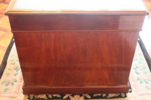 AN UNUSUALLY LARGE EARLY 19TH CENTURY PEDESTAL DESK - ADDITIONAL PHOTO 13