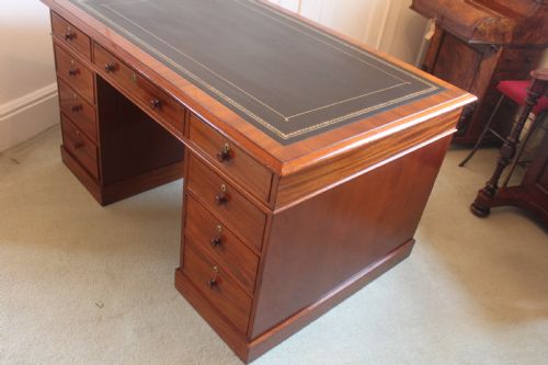 A FINE MAHOGANY PARTNERS DESK BY MILES EDWARDS - ADDITIONAL PHOTO 1